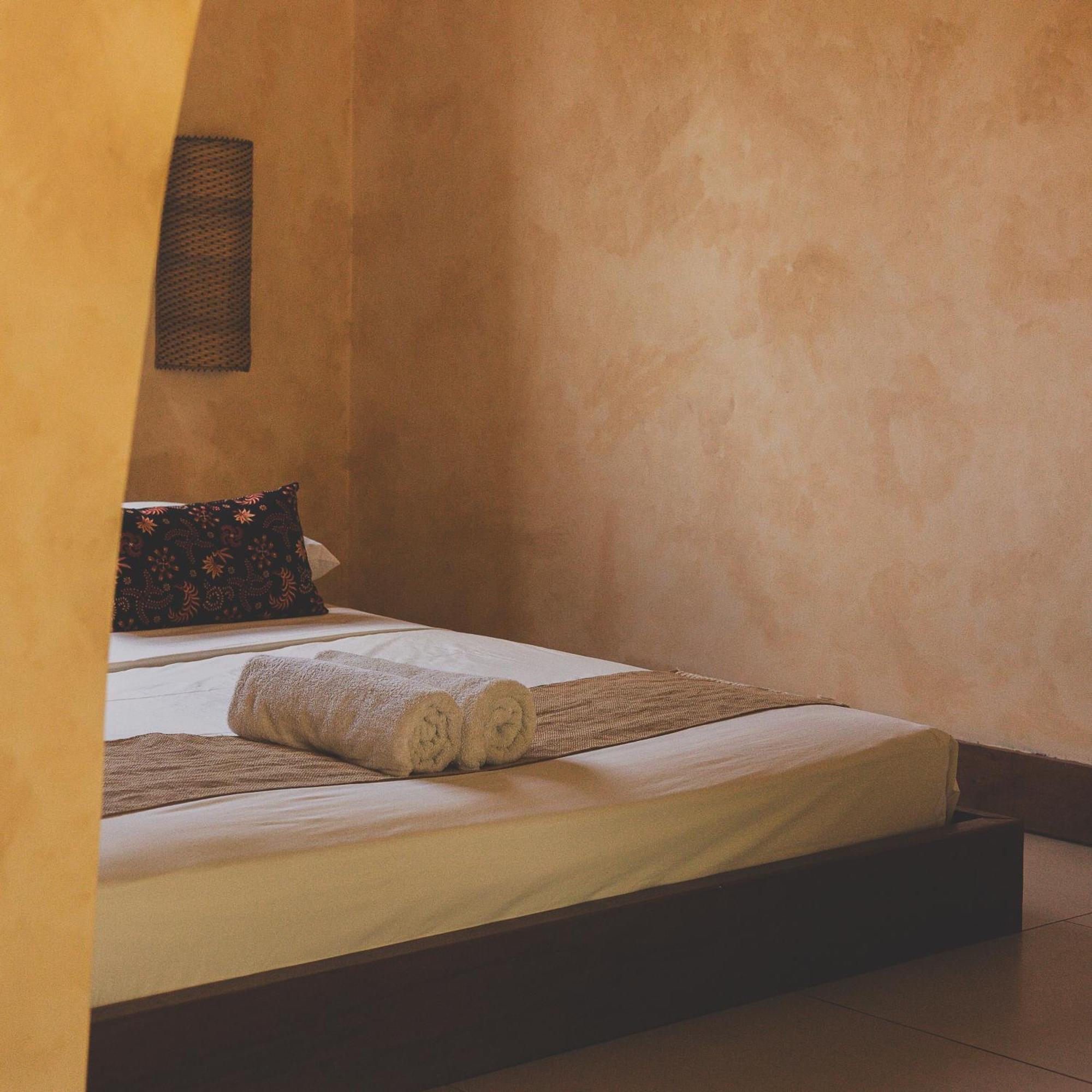 Owa Lodge Areguling Kuta  Habitación foto