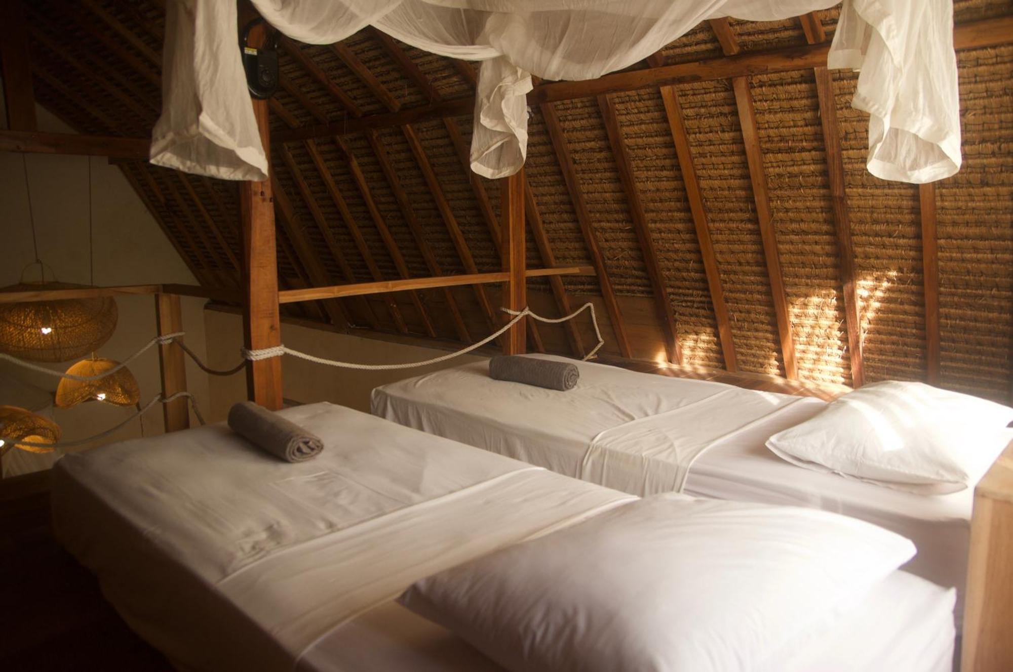 Owa Lodge Areguling Kuta  Habitación foto