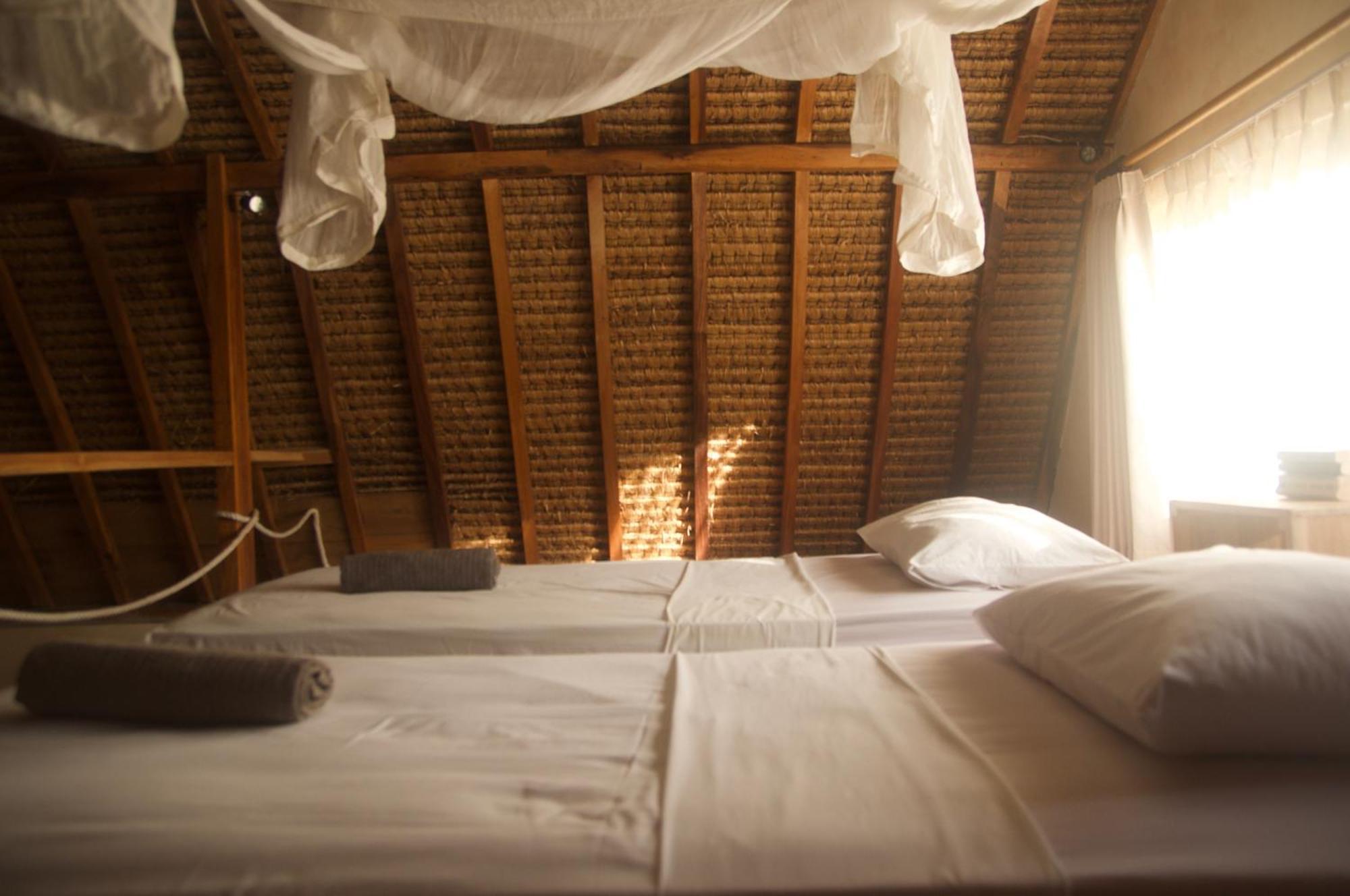 Owa Lodge Areguling Kuta  Habitación foto