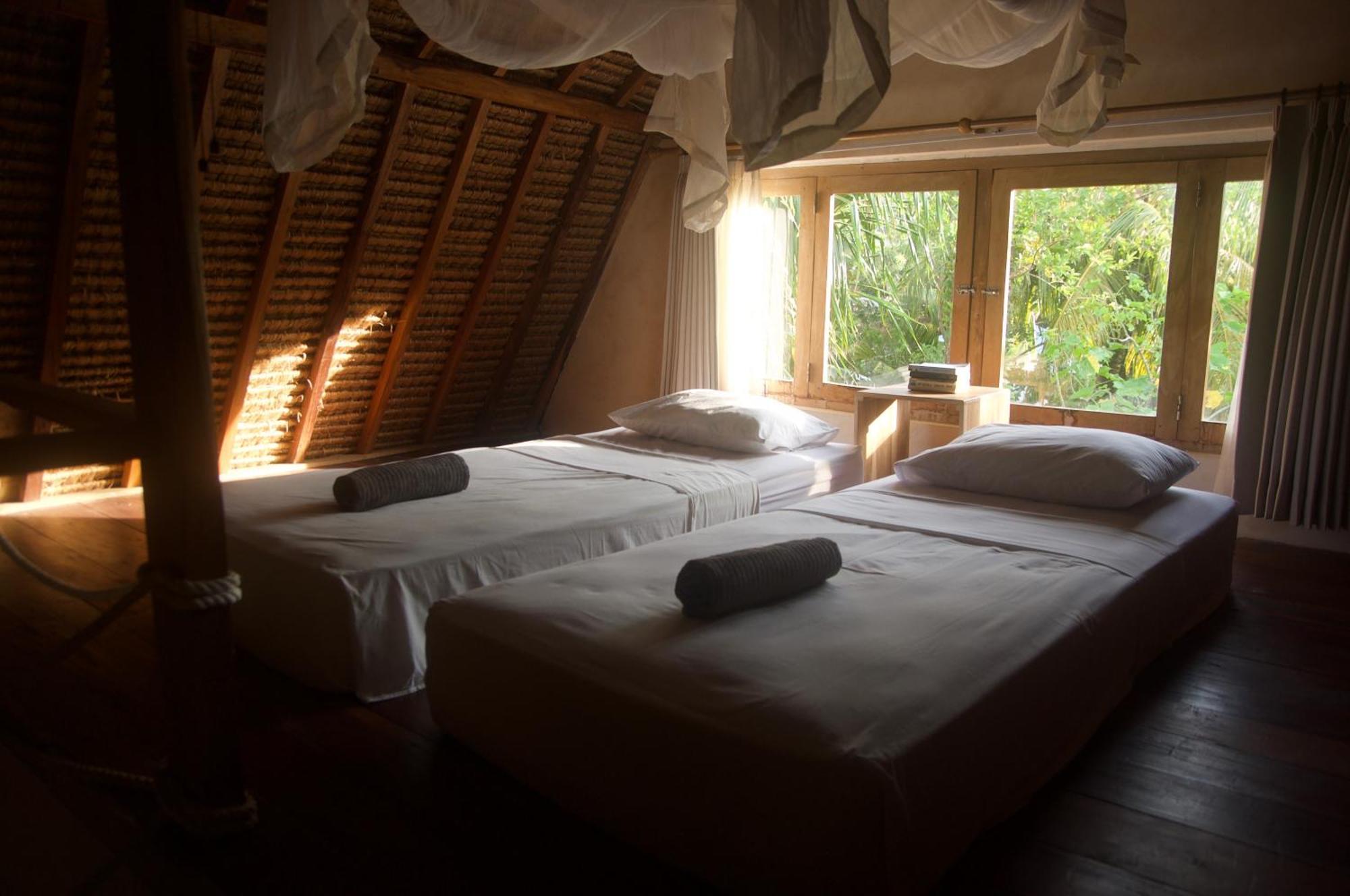 Owa Lodge Areguling Kuta  Habitación foto