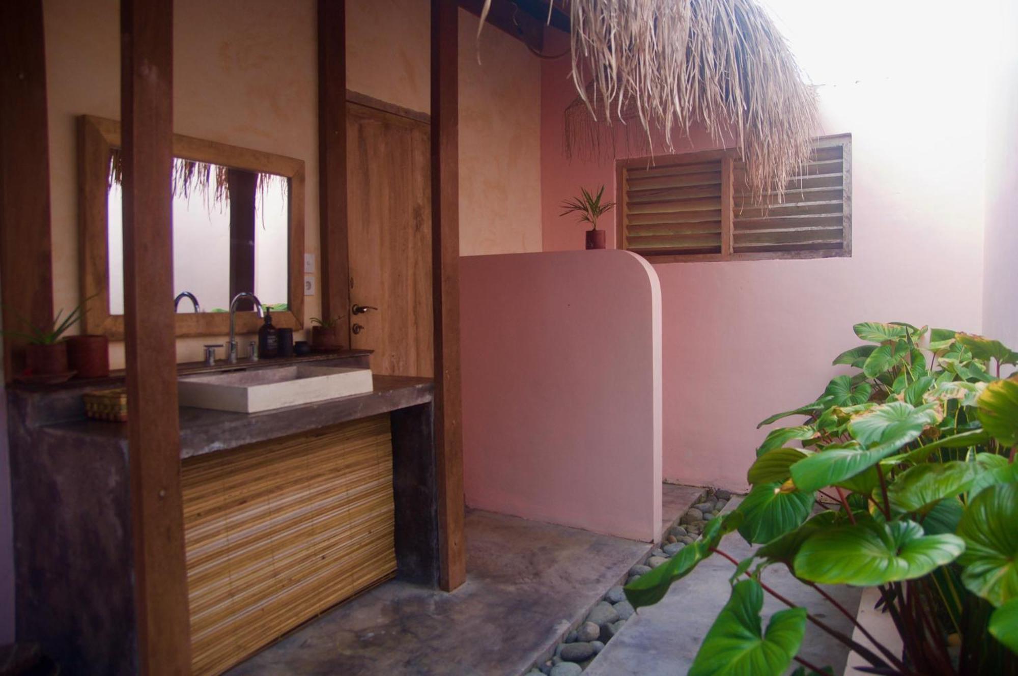 Owa Lodge Areguling Kuta  Habitación foto